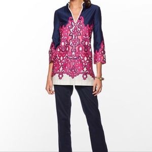 Lilly Pulitzer 3/4 Sleeve Ciara Tunic medium
100% Cotton size Small